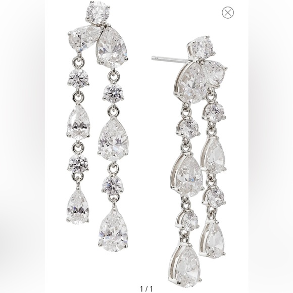 ✨🆕✨Sparkling Linear Drop Earrings - Picture 5 of 5